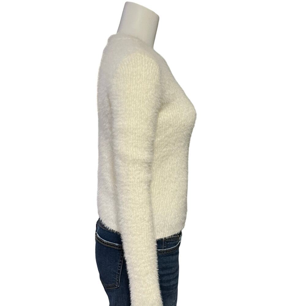 No Boundaries Juniors Rhinestone Heart Keyhole White Sweater Size 11-13 - Picture 3 of 11